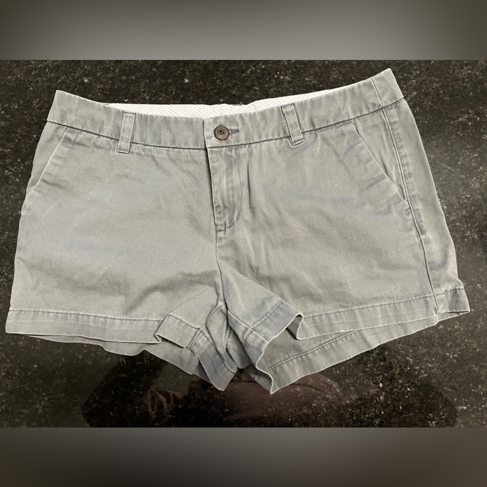 Merona Size 8 women’s shorts Color Grey
